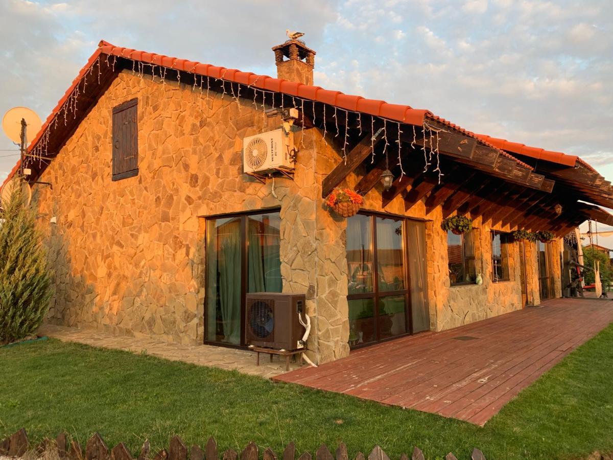 Chervona Kalyna Cottage Odesa Exterior foto