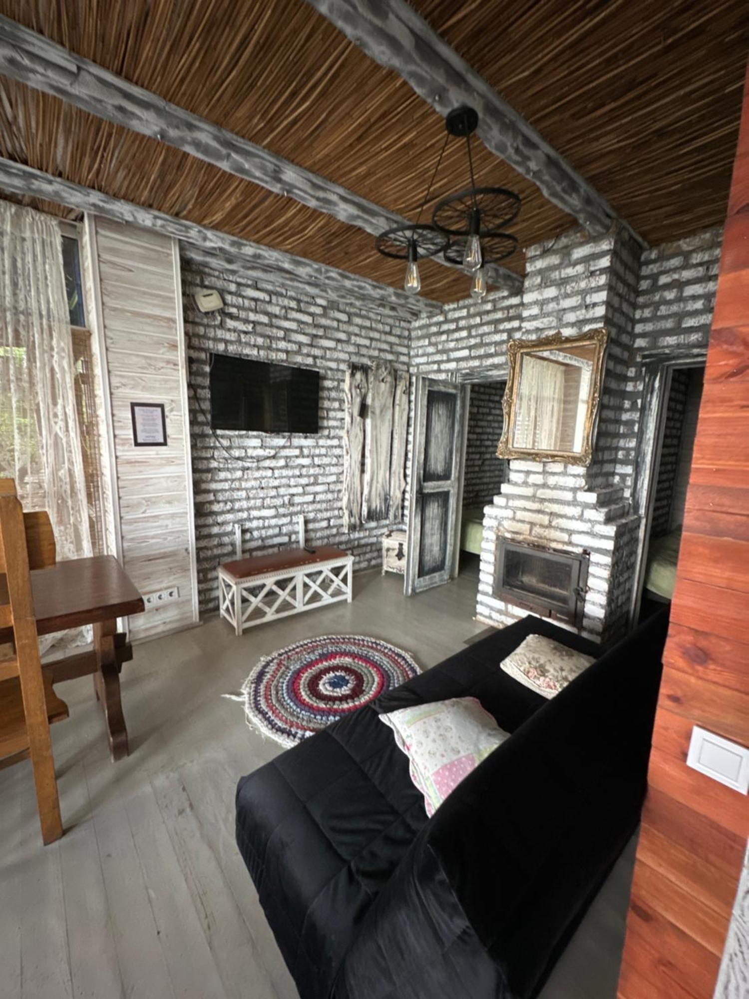 Chervona Kalyna Cottage Odesa Exterior foto